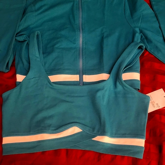 Activewear - Picture 3 of 4